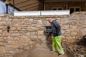 How much does driveway power washing cost?