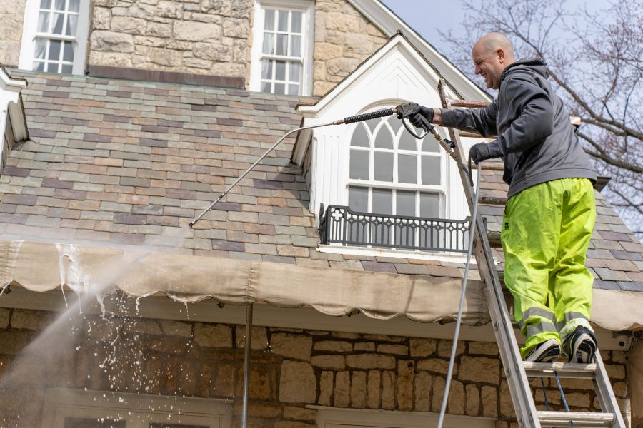 difference between power washing and pressure washing